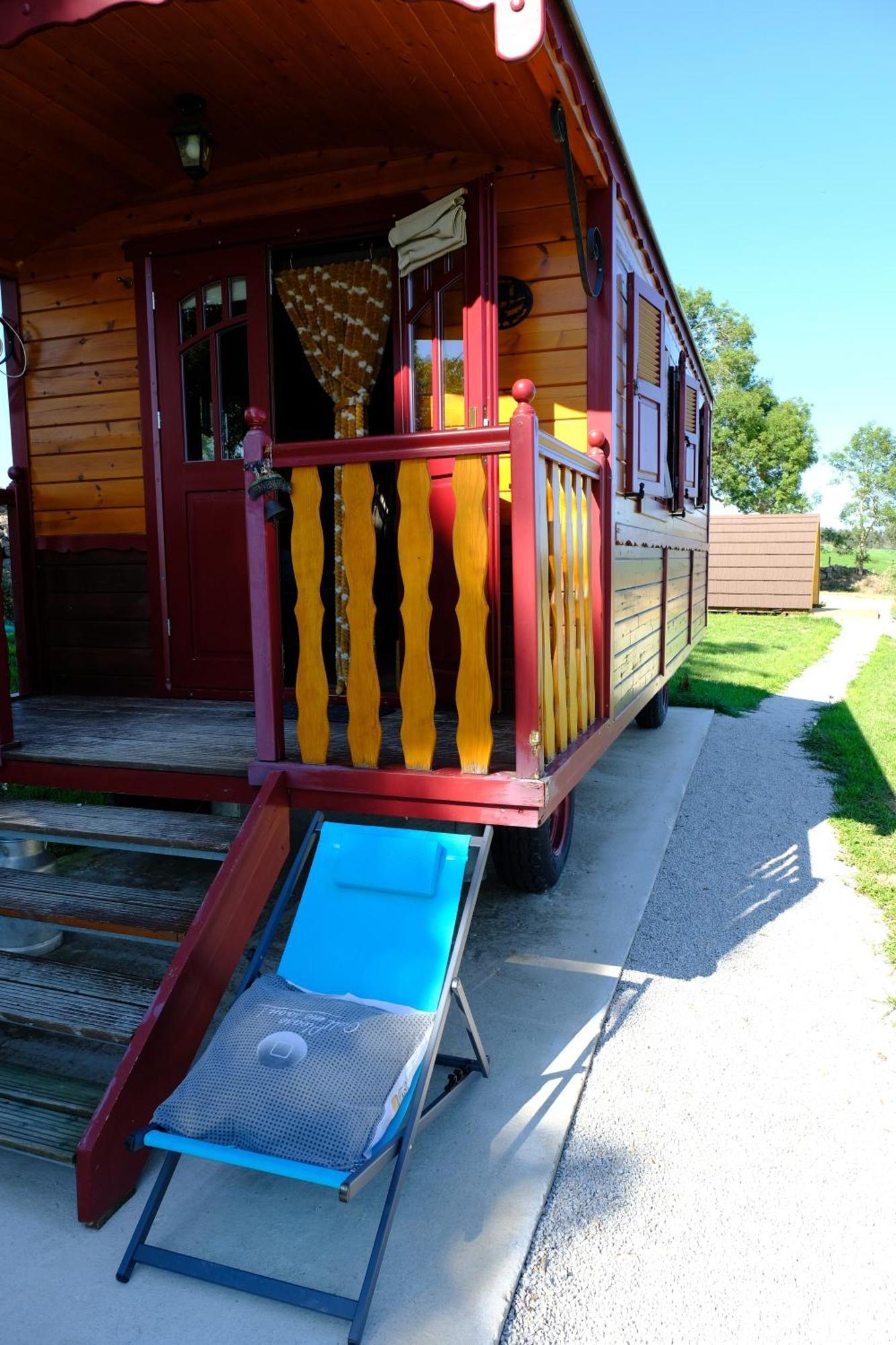 Les Roulottes De La Ferme Des Chanaux Saint-Julien-d'Ance Exterior foto